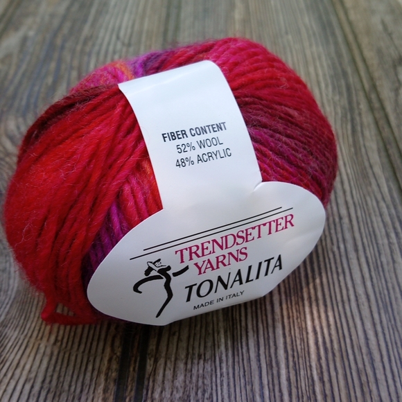 Trendsetter Yarns Wool Acrylic Colorful Skein Crocheting Knitting - Picture 2 of 9